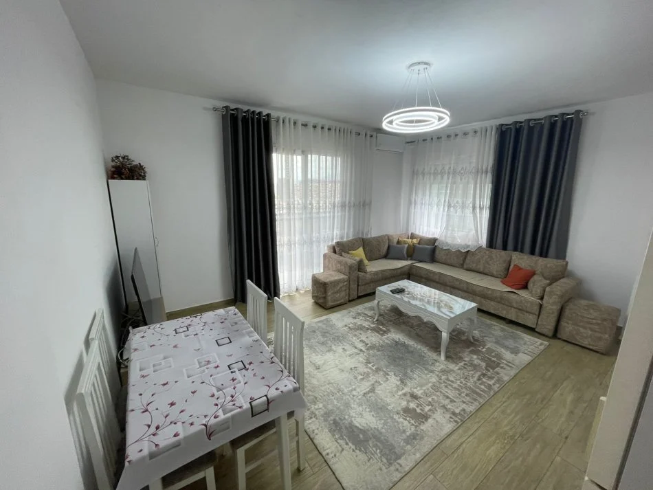 Tirane, shitet apartament 1+1 Kati 5, 77 m² 135.000 € (Rruga Egnatia)