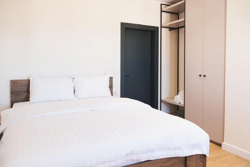 Tirane, jepet me qera apartament 2+1+Ballkon Kati 13, 114 m² 1.200 € (Ish Ekspozita)