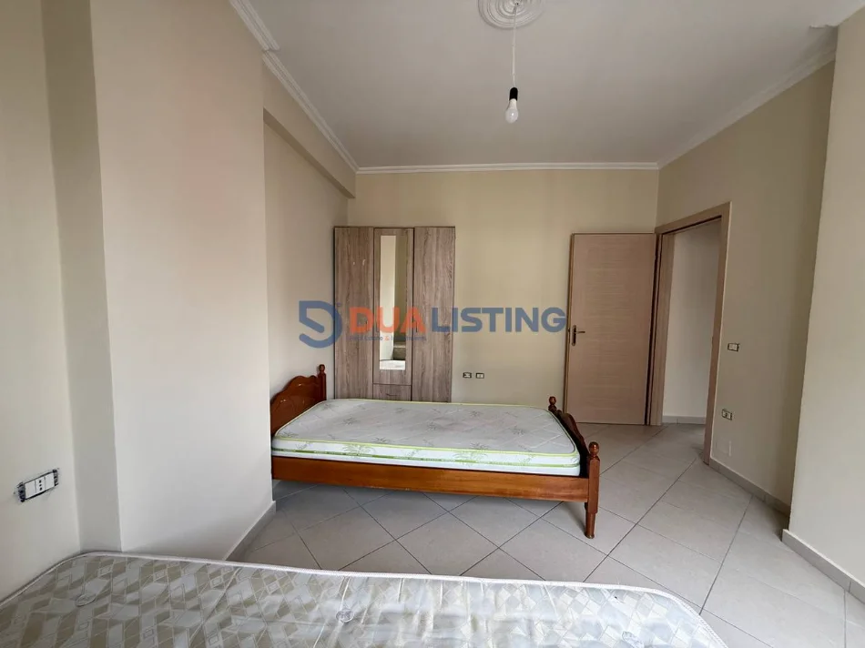 Tirane, jepet me qera apartament 1+1 , 500 € 