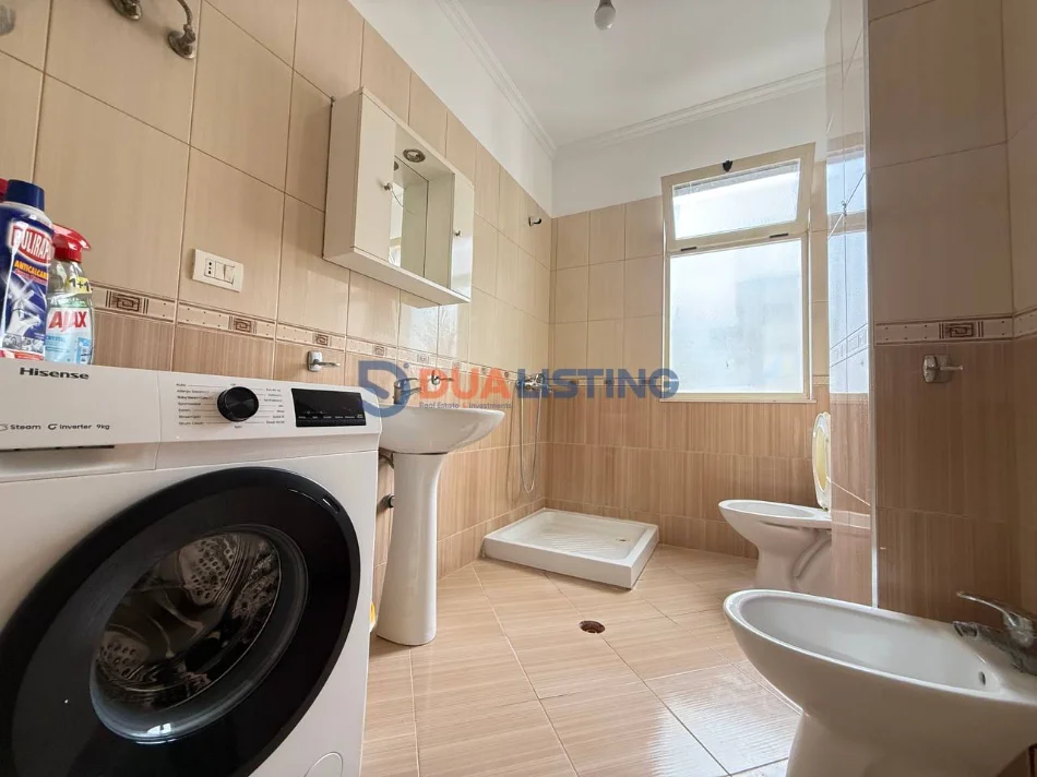 Tirane, jepet me qera apartament 1+1 , 500 € 