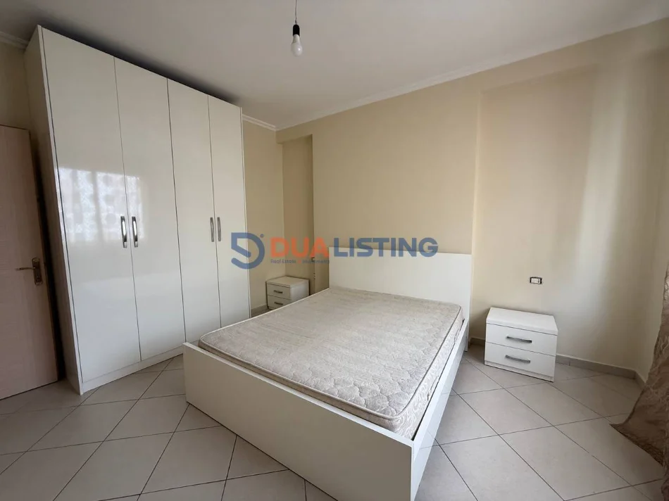 Tirane, jepet me qera apartament 1+1 , 500 € 