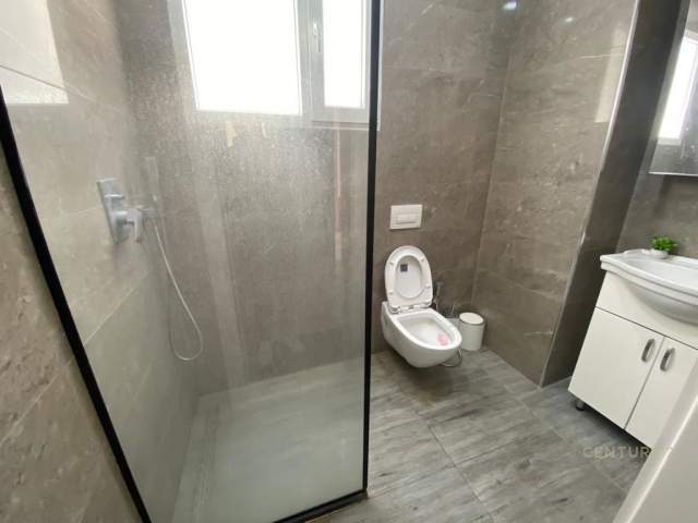 Jepet me qera apartament 1+1, Kati 2, 50 m² 500 Euro (Rruga e Kavajes Tirana, Albania)