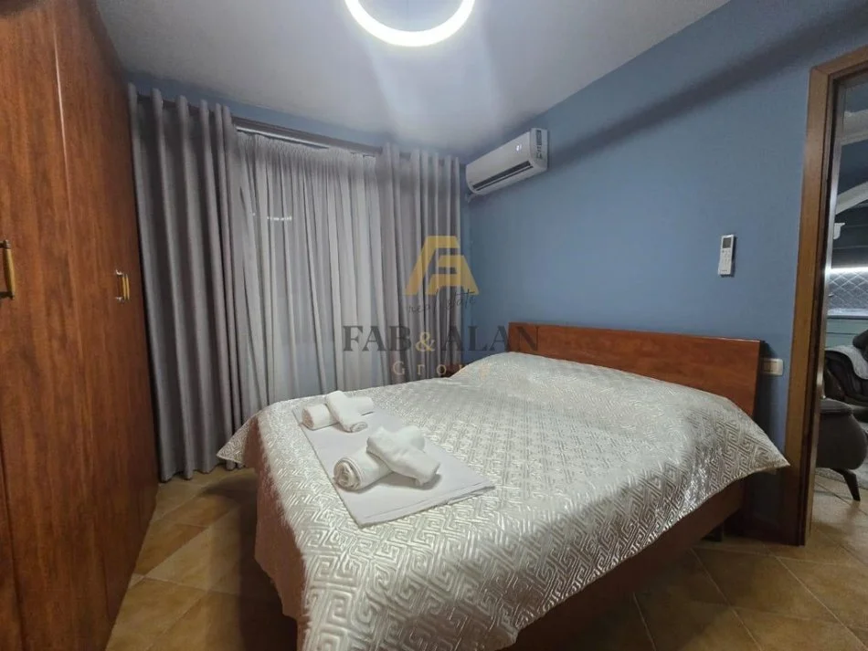 Tirane, jepet me qera apartament 2+1 , 550 € (5 Maji)