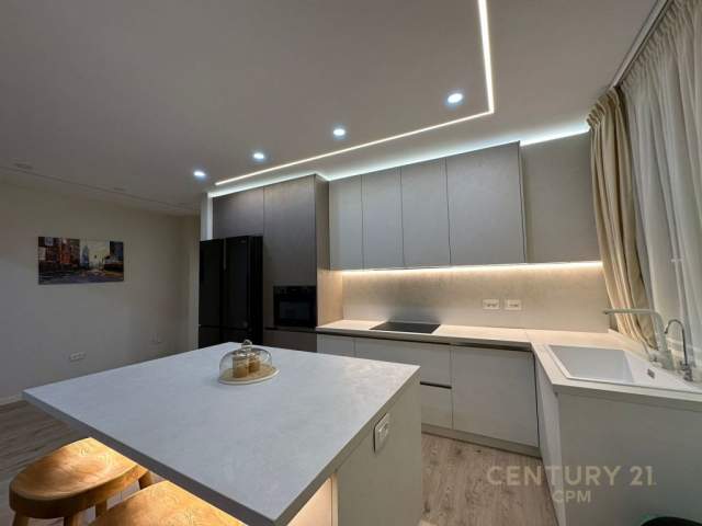 Tirane, shitet apartament Kati 1, 137 m² 315.000 Euro (Prane Lion Park Tirana, Albania)