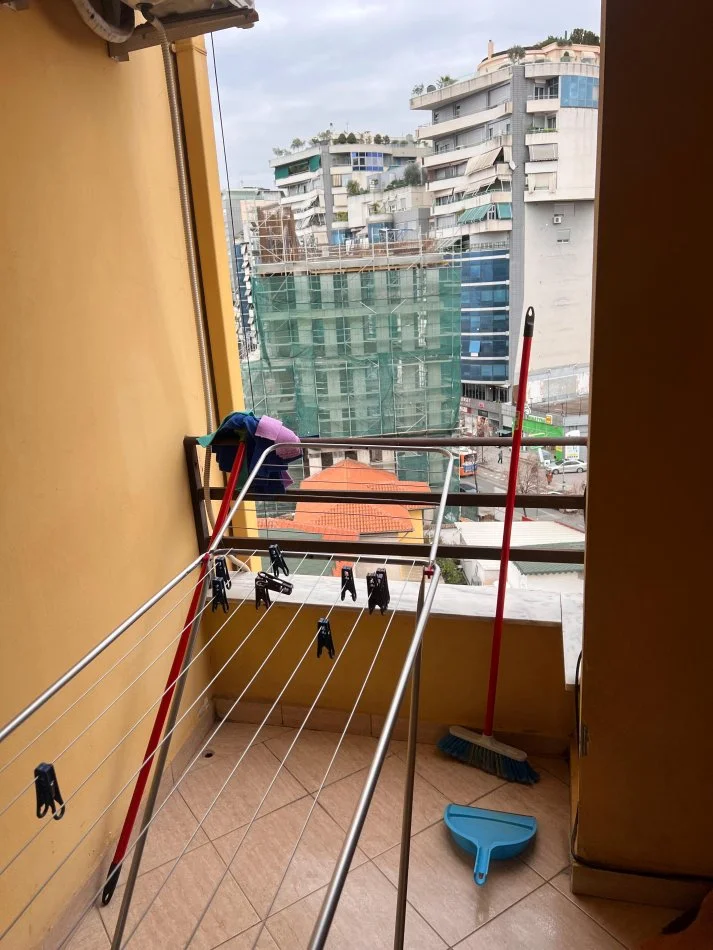 Tirane, jepet me qera apartament 1+1 Kati 7, 70 m² 500 € (APARTAMENT 1+1 ME QIRA TEK SELVIA)