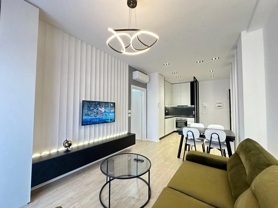 Tirane, jepet me qera apartament 1+1+Ballkon Kati 14, 68 m² 900 € 