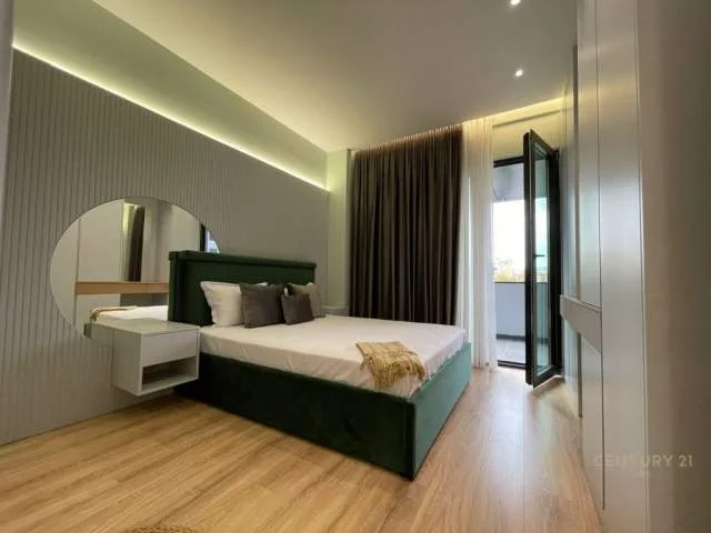 Tirane, jepet me qera apartament 2+1 Kati 2, 103 m² 1.200 Euro (Square21)