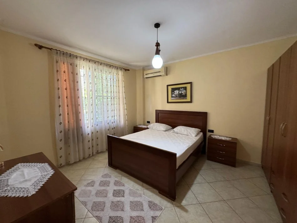 Tirane, jepet me qera apartament 2+1 Kati 1, 93 m² 450 € (Don bosko)