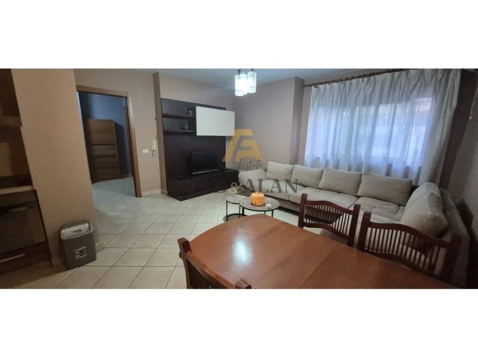 Tirane, jepet me qera apartament 2+1 Kati 5, 650 € (21 Dhjetori)