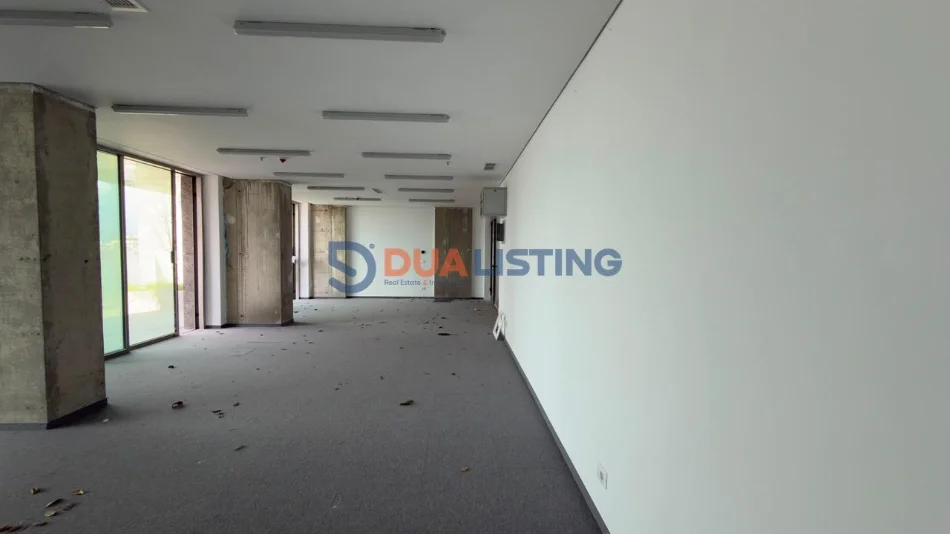 Tirane, jepet me qera zyre Kati 13, 221 m² 5.500 € (Downtown One)