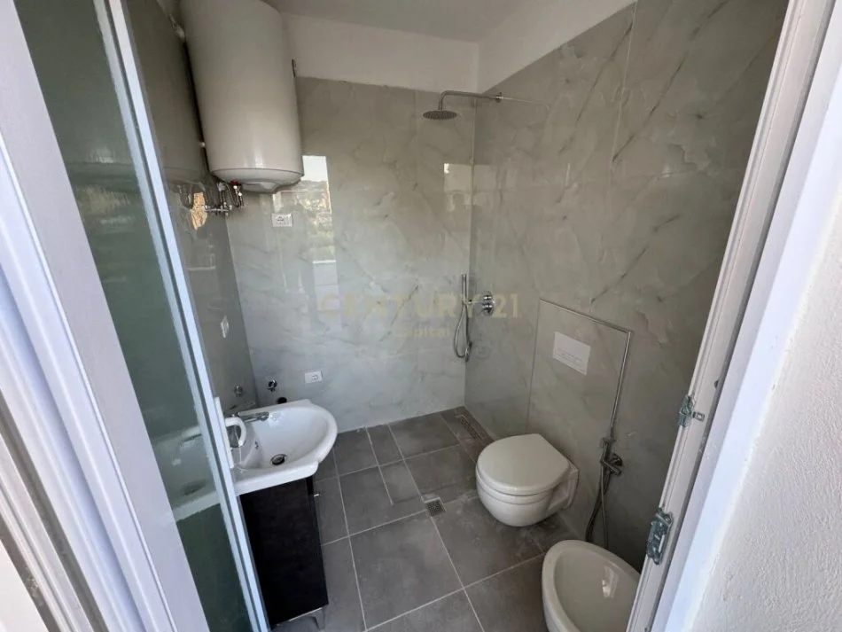 Tirane, jepet me qera apartament 1+1+Ballkon Kati 6, 55 m² 550 € (Rruga Dritan Hoxha)