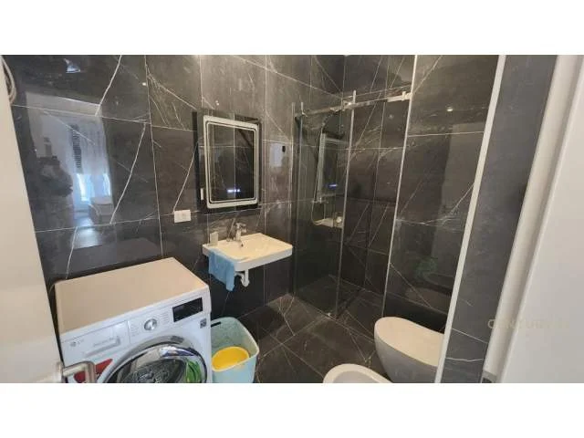 Tirane, jepet me qera apartament 2+1 Kati 7, 82 m² 600 Euro (21 dhjetori)