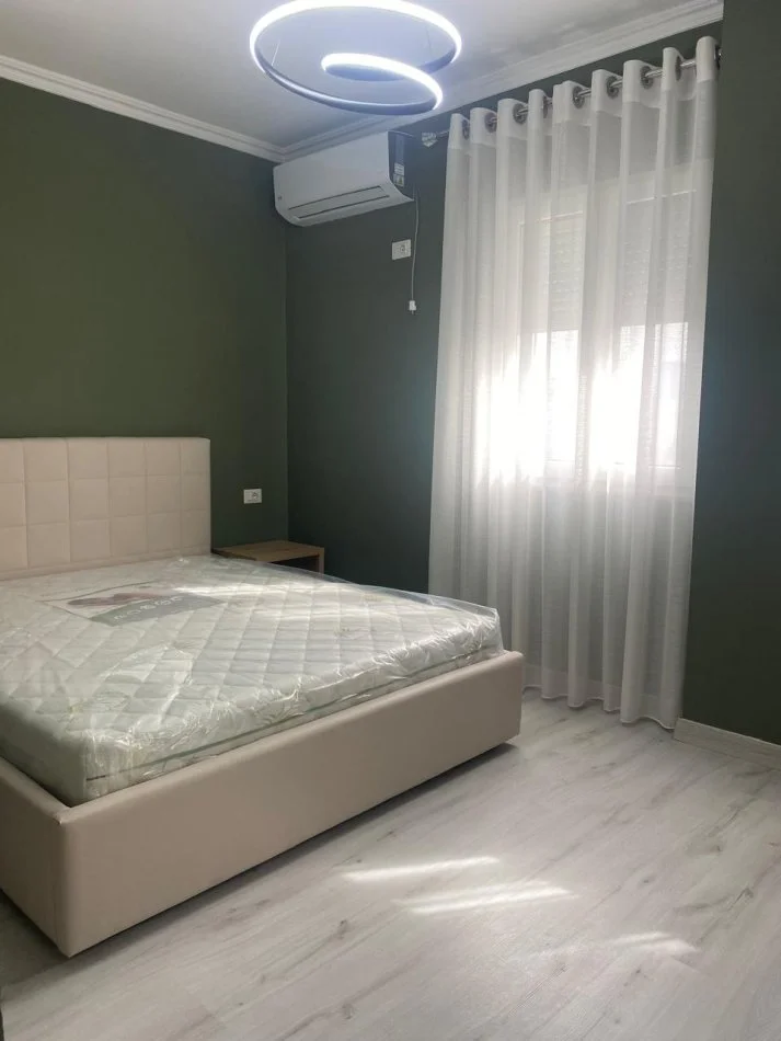 Tirane, jepet me qera apartament 1+1+Ballkon Kati 6, 65 m² 450 € (Don Bosko)