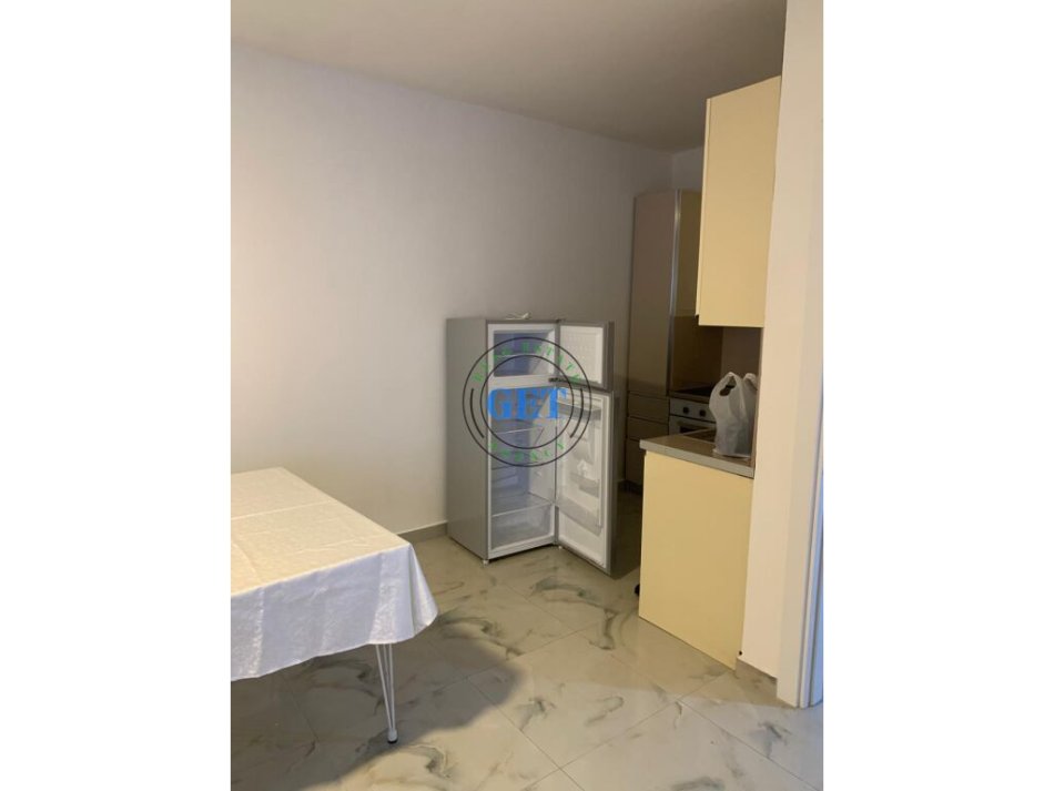 Durres, jepet me qera apartament 1+1 Kati 2, 65 m² 300 € (Ish Urt)
