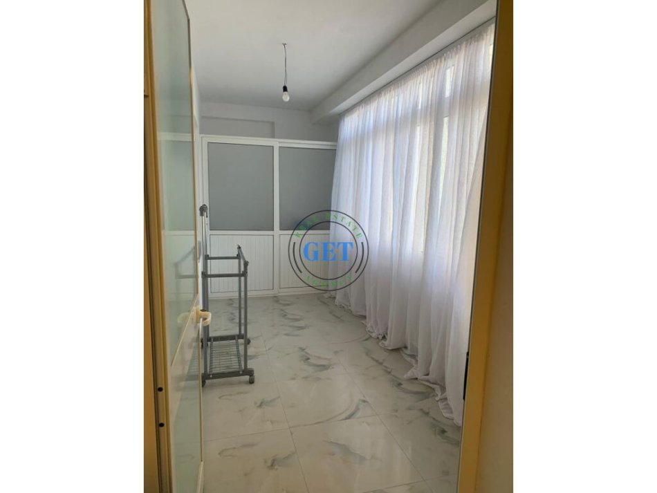 Durres, jepet me qera apartament 1+1 Kati 2, 65 m² 300 € (Ish Urt)