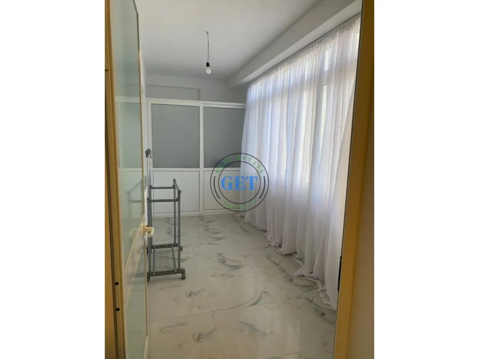 Durres, jepet me qera apartament 1+1+Ballkon Kati 2, 65 m² 300 € (Ish Urt)