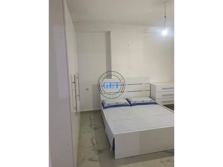 Durres, jepet me qera apartament 1+1 Kati 2, 65 m² 300 € (Ish Urt)