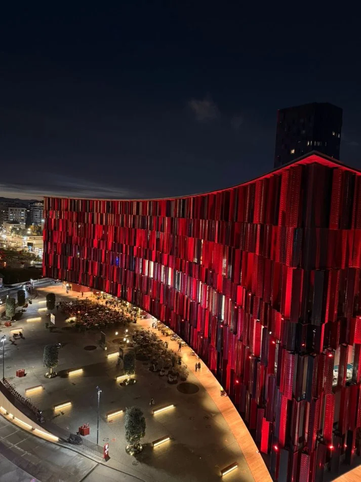 Tirane, shitet apartament 3+1+Ballkon Kati 7, 155 m² 600.000 € (Stadiumi Air Albania)