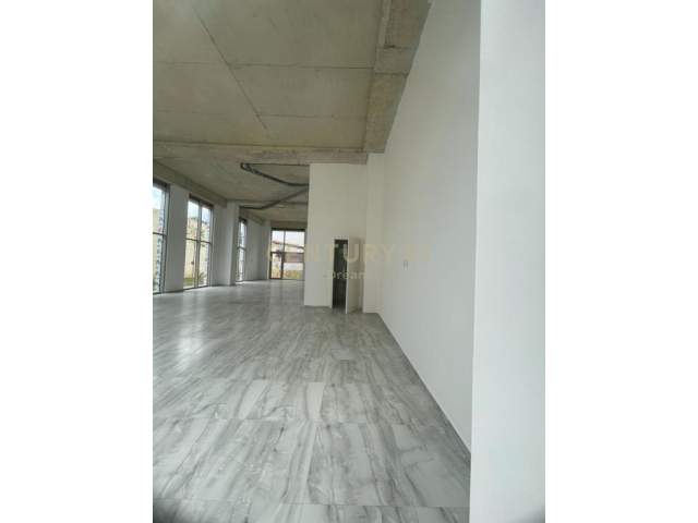 Tirane, shitet ambjent biznesi Kati 0, 157 m² 392.000 Euro (Rr.Ramazan Bogdani)
