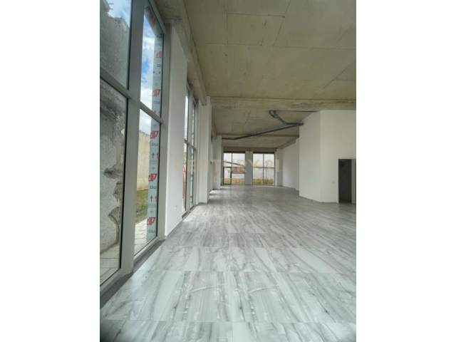 Tirane, shitet ambjent biznesi Kati 0, 157 m² 392.000 Euro (Rr.Ramazan Bogdani)
