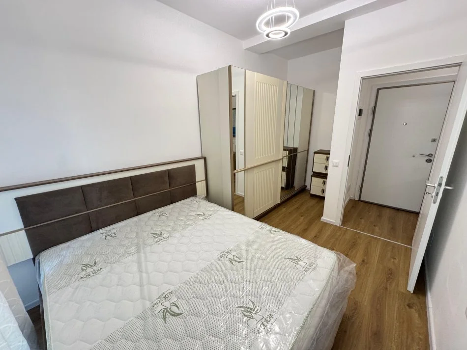 Tirane, jepet me qera apartament 1+1 Kati 2, 53 m² 450 € (Rezidenca oxa)