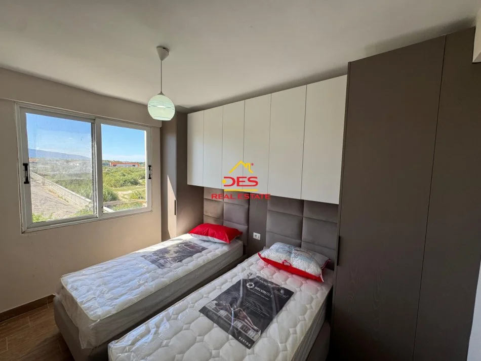 Shqiperi, jepet me qera apartament 2+1+Ballkon Kati 2, 90 m² 250 € (Rruga Petrona Haliti, Vlorë.)