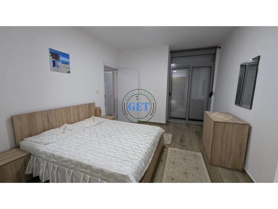 Durres, jepet me qera apartament 2+1+Ballkon Kati 2, 80 m² 400 € (Stacioni Trenit, Durrës.)