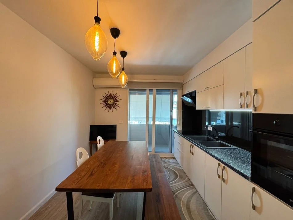 Tirane, jepet me qera apartament 2+1 Kati 3, 100 m² 110.000 € (Rruga Vaso Pasha)