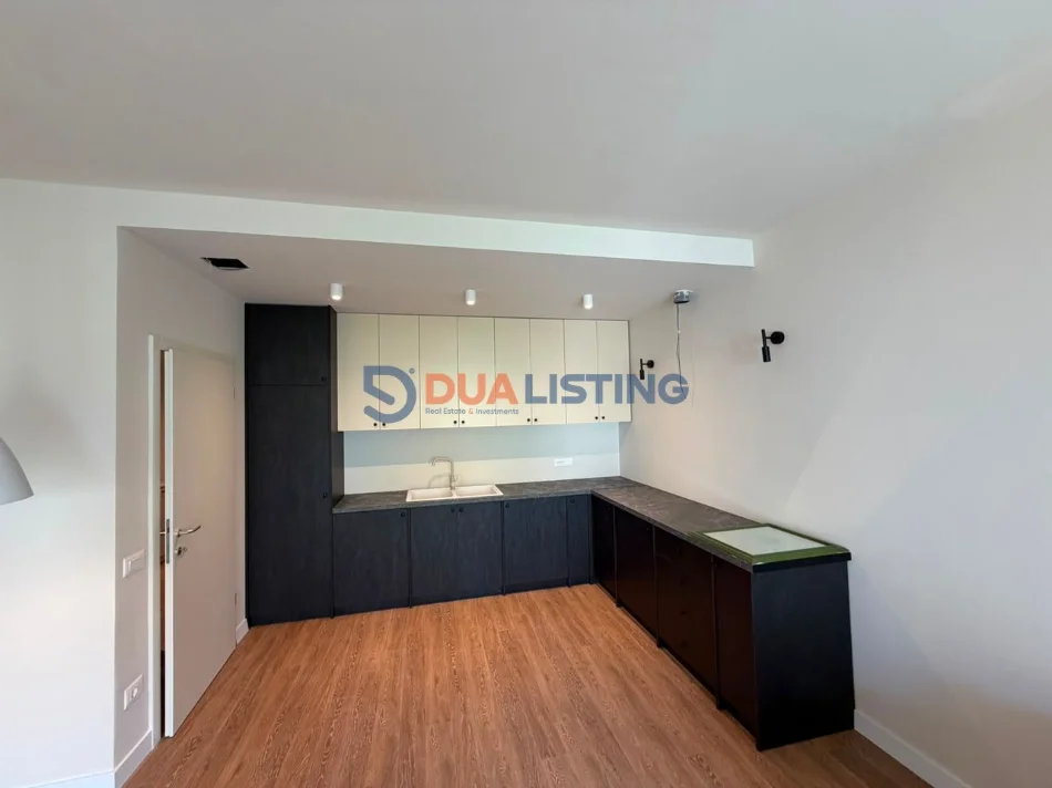 Tirane, shitet apartament 2+1 , 106 m² 249.000 € 