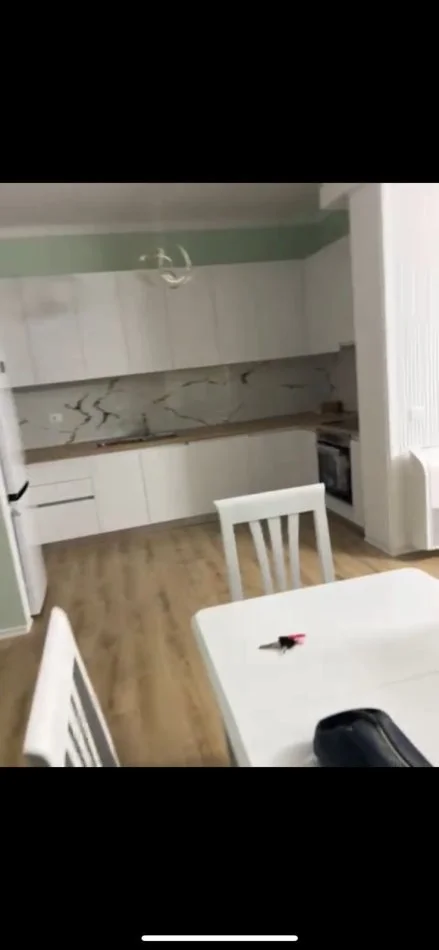 Tirane, jepet me qera apartament 2+1 Kati 4, 107 m² 1.300 € 