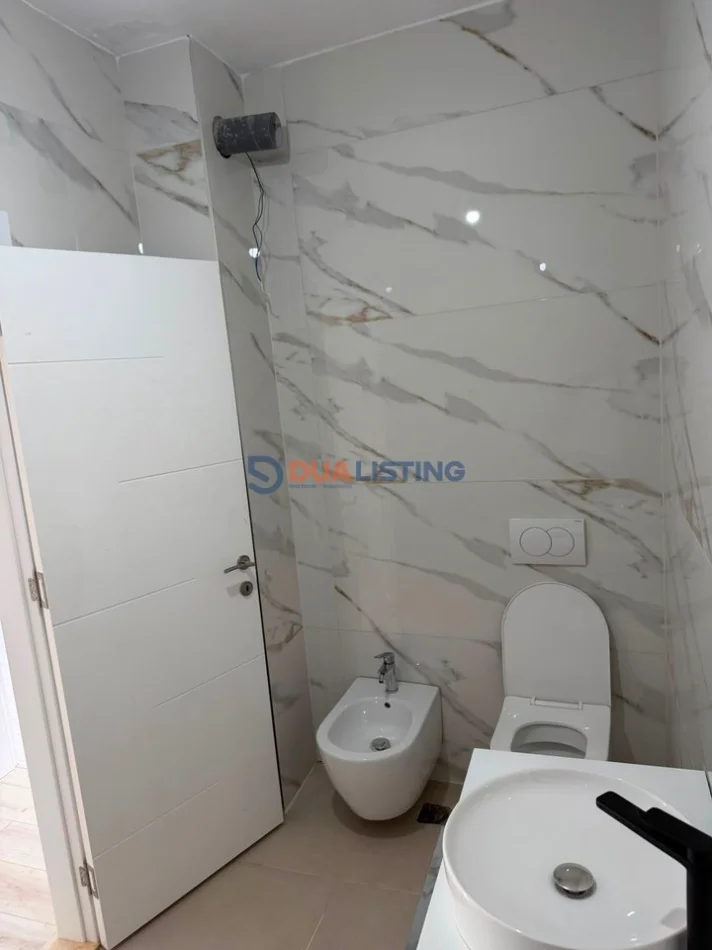 Tirane, jepet me qera apartament 2+1 , 105 m² 700 € 