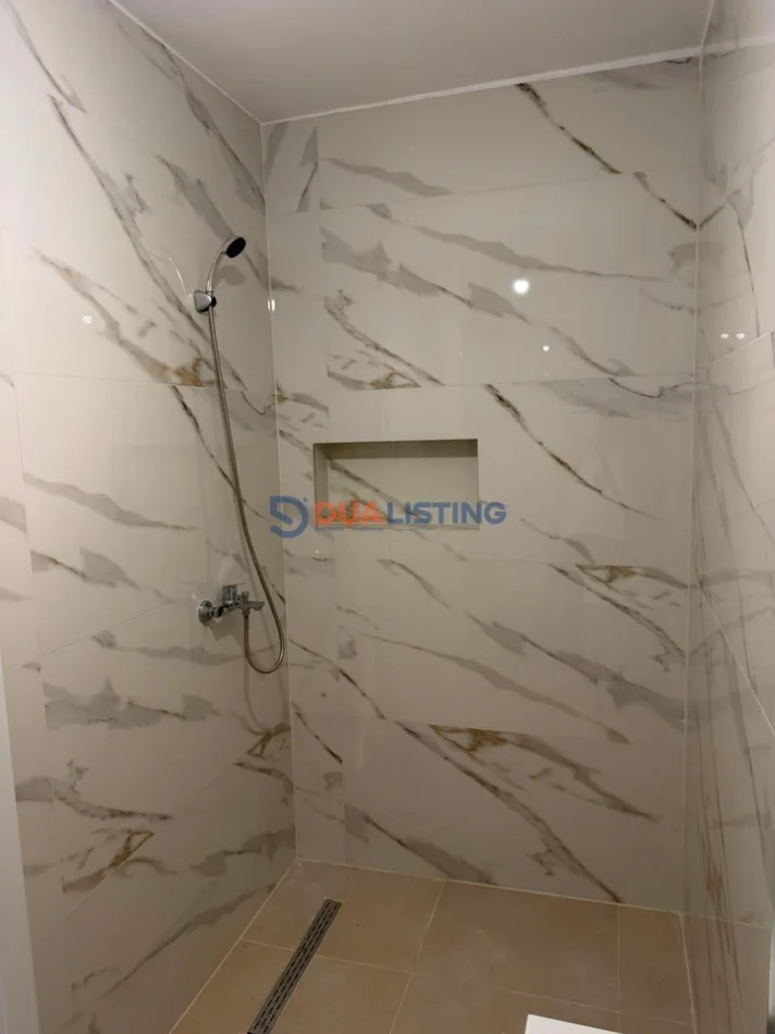 Tirane, jepet me qera apartament 2+1 , 105 m² 700 € 