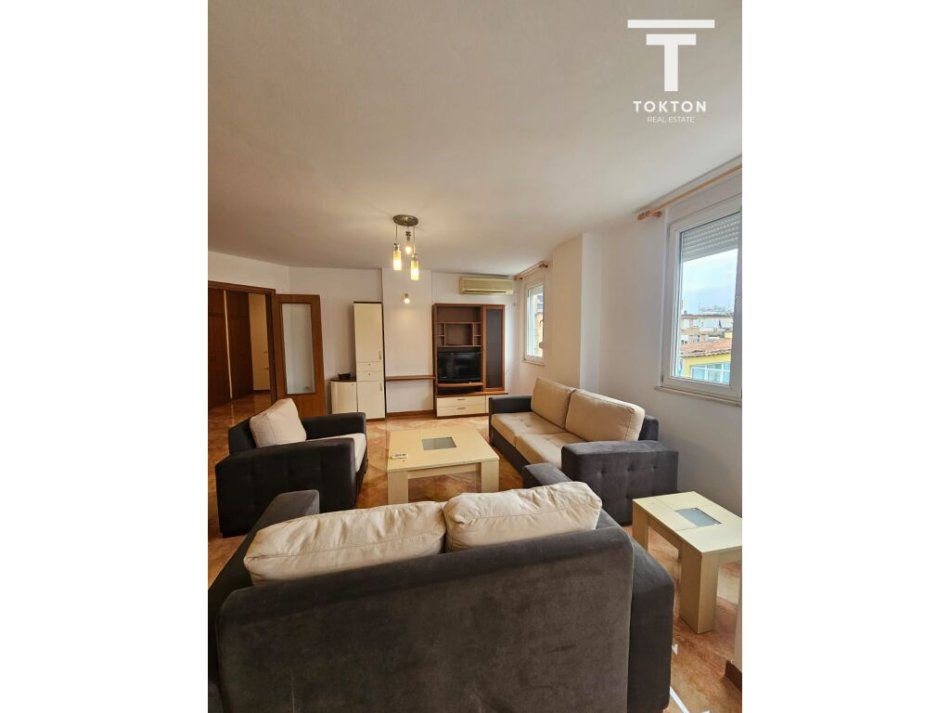 Tirane, jepet me qera ambjent biznesi Kati 3, 119 m² 1.200 € (Ish Espozita, Tiranë, TT 1784)