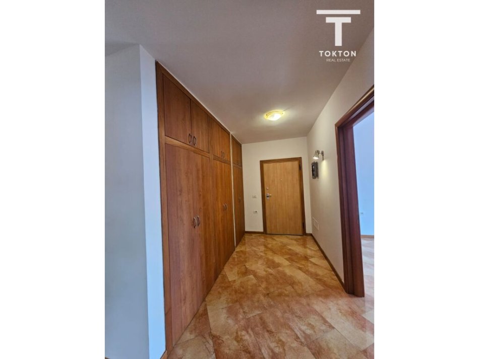Tirane, jepet me qera ambjent biznesi Kati 3, 119 m² 1.200 € (Ish Espozita, Tiranë, TT 1784)