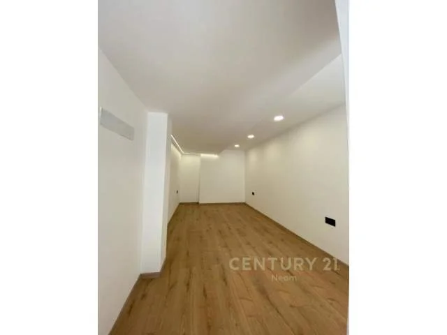 Tirane, shitet ambjent biznesi Kati 0, 30 m² 90.000 Euro (Fusha ne Ali Dem)