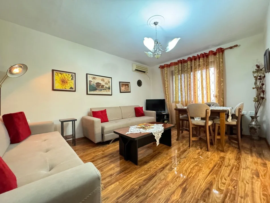 Tirane, shitet apartament 2+1 Kati 1, 75 m² 175.000 € (Perballe Square 21)