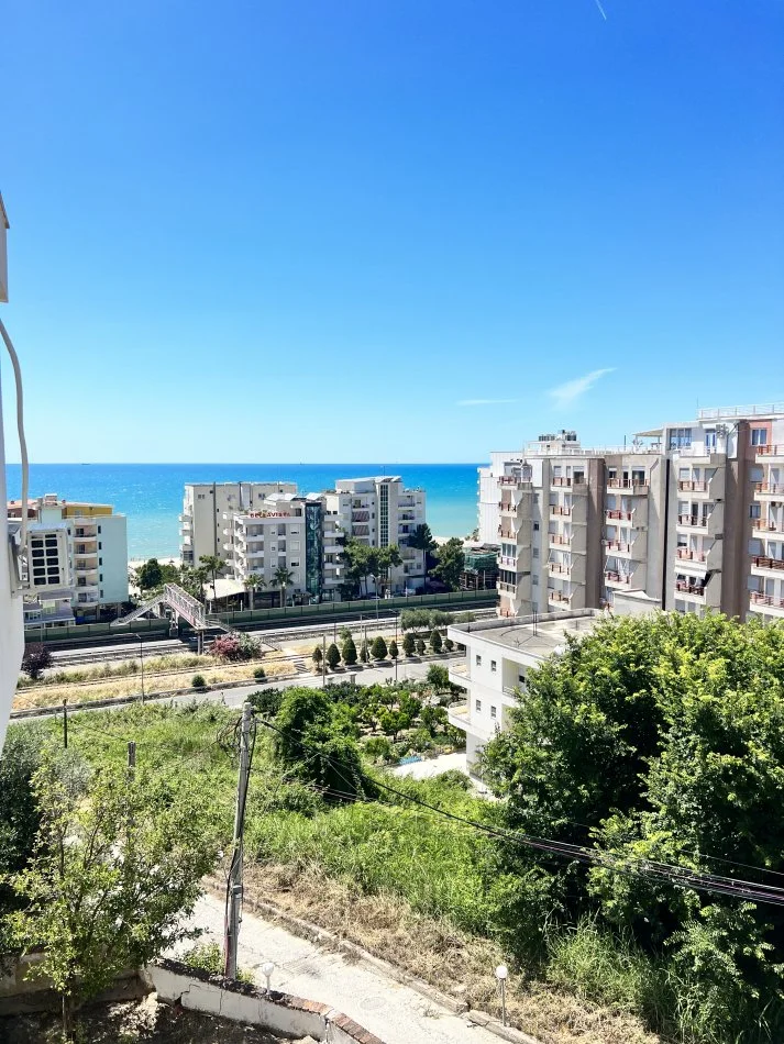 Durres, jepet me qera apartament 2+1+Aneks+Ballkon , 100 m² 70 € (Iliria durres)