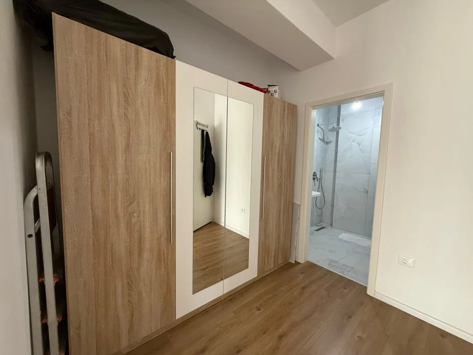 Tirane, shitet apartament 2+1 Kati 6, 87 m² 143.000 € (Ali Demi)