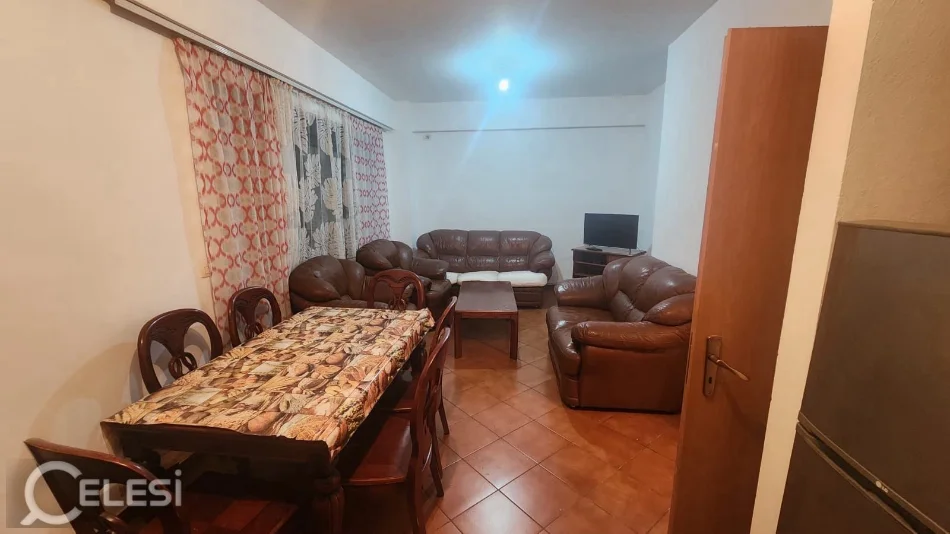 Tirane, jepet me qera apartament 2+1+Ballkon Kati 1, 97 m² 600 € (Rruga Irfan Tomini)