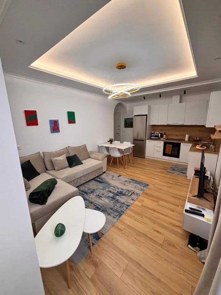 Tirane, jepet me qera apartament 1+1 Kati 7, 60 m² 550 € (Zogu i Zi perballe Le Bon)
