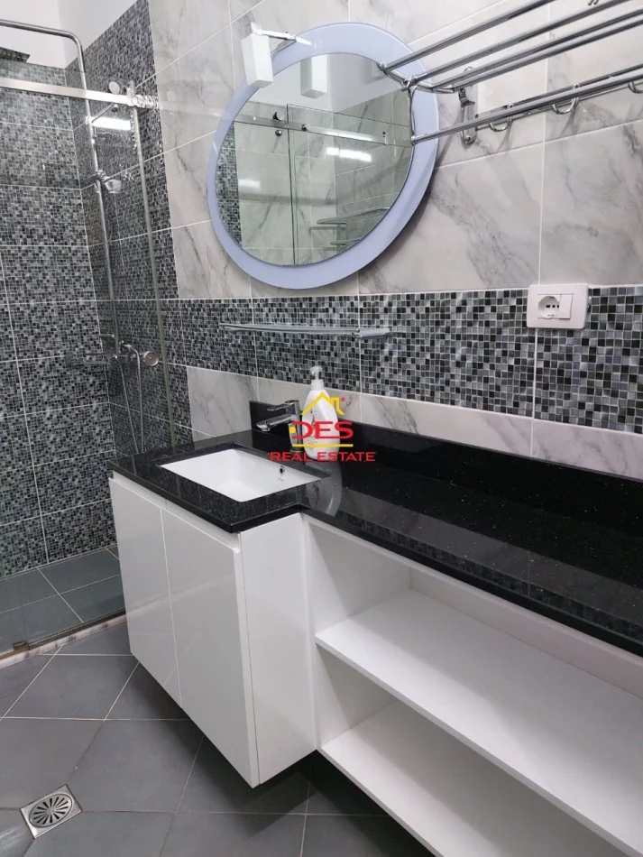 Vlore, shitet apartament 1+1+Ballkon Kati 3, 76 m² (Rruga Murat Tërbaçi)