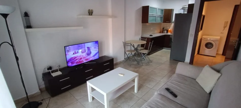 Shqiperi, jepet me qera apartament 1+1 , 500 € 