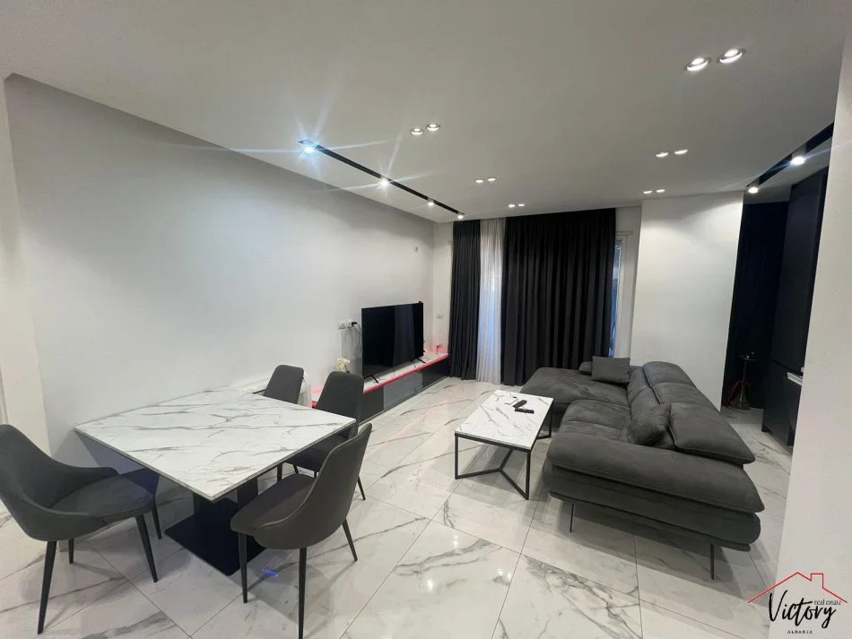 Tirane, jepet me qera apartament 2+1 Kati 4, 100 m² 750 € (Jordan Misja)