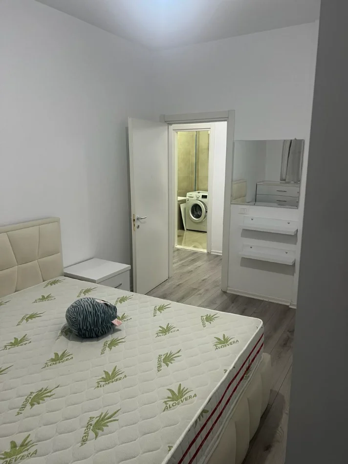Tirane, jepet me qera apartament 2+1 Kati 5, 90 m² 600 € (Yzberisht)