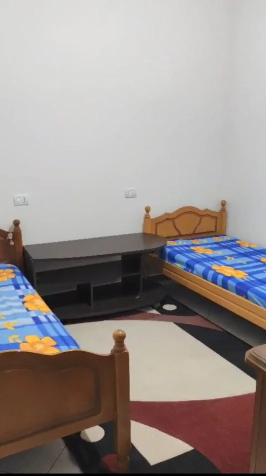 Tirane, jepet me qera apartament 2+1 Kati 1, 90 m² 350 € (Laprake)