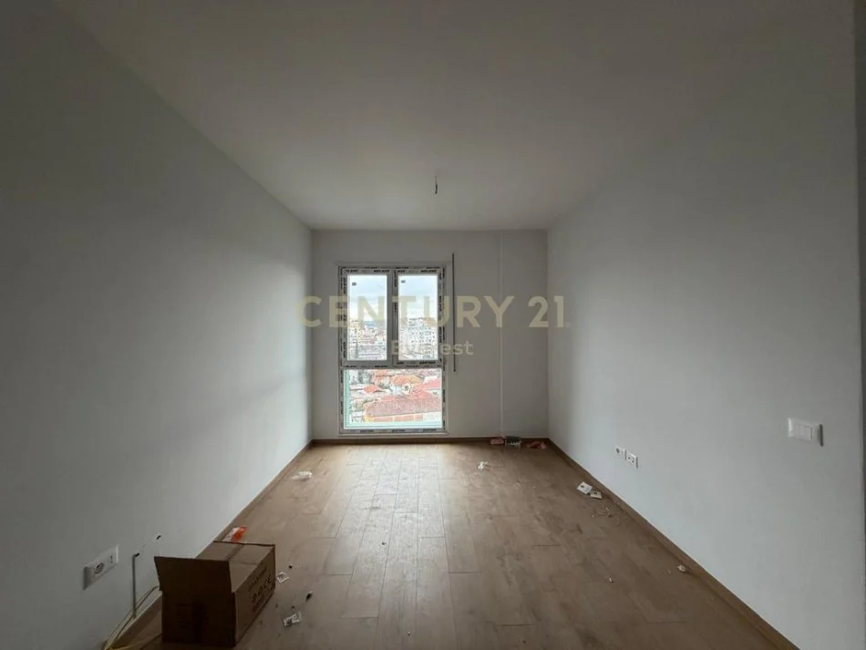 Tirane, jepet me qera apartament 1+1 Kati 6, 500 m² 500 € (Rr. Jordan Misja)