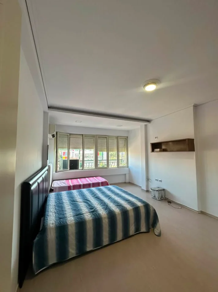 Tirane, shitet apartament 2+1+Ballkon Kati 8, 118 m² 190.000 € (Ali Demi)