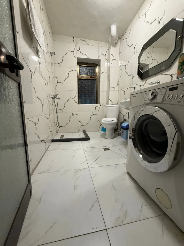 Tirane, jepet me qera apartament 1+1 Kati 2, 60 m² 550 € (Te stacioni trenit perball harry fuls)