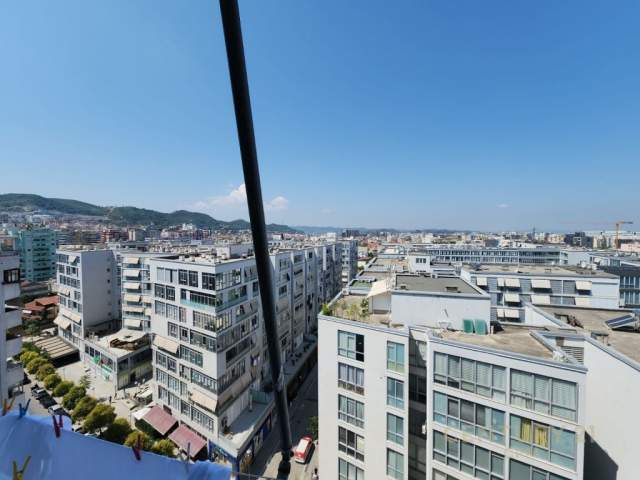 Tirane, jepet me qera apartament 2+1+BLK Kati 10, 97 m² 750 Euro (Lulishtja Komuna e Parisit)