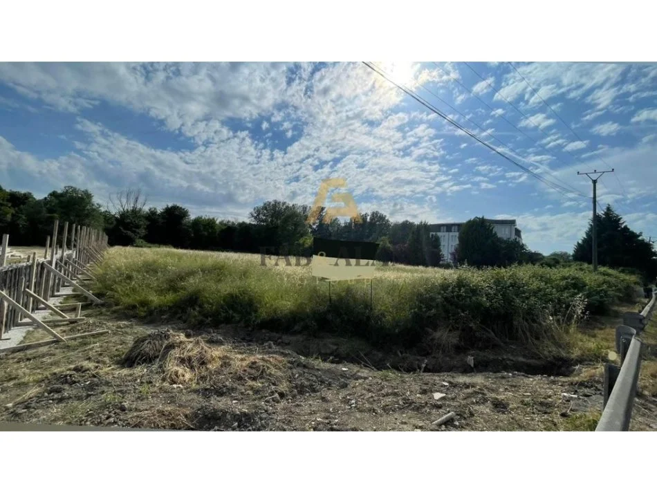 Tirane, shitet toke , 4.942 m² 495.000 € (Rinas, Aeroporti Nene Tereza)